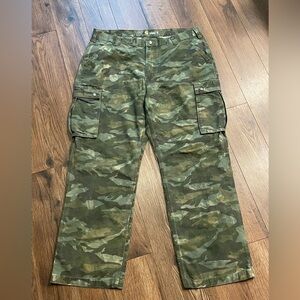 Carhartt camo cargo pants
